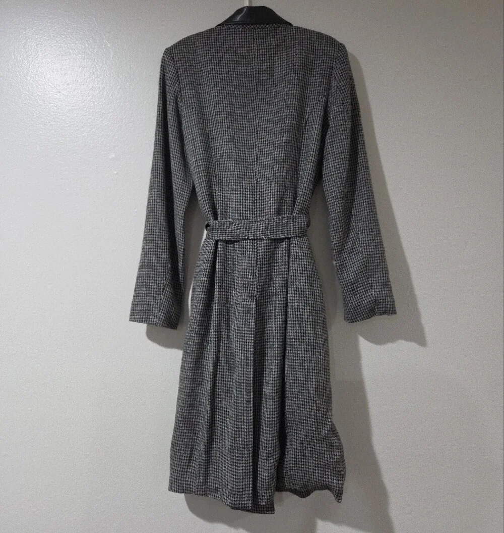 Wool-Blend Houndstooth Trench Coat with Belt - Gray